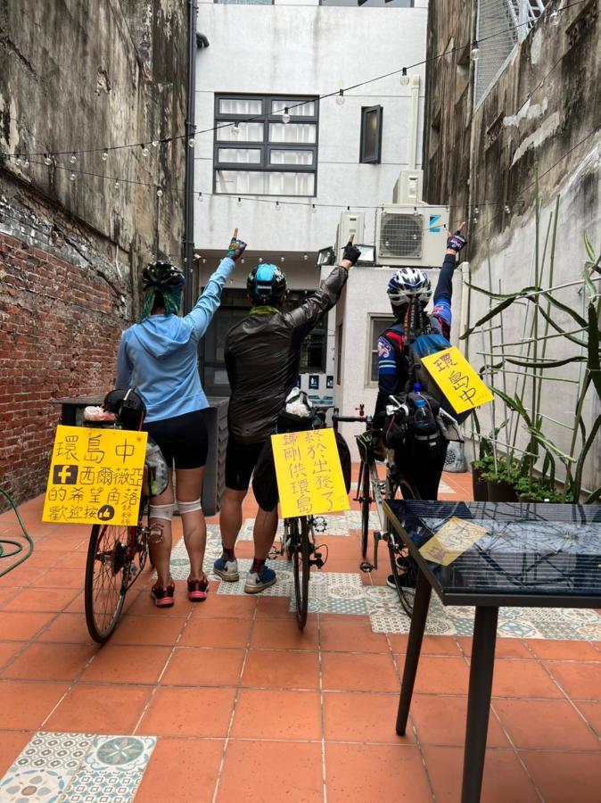 Local Backpacker Hostel Tainan Zewnętrze zdjęcie