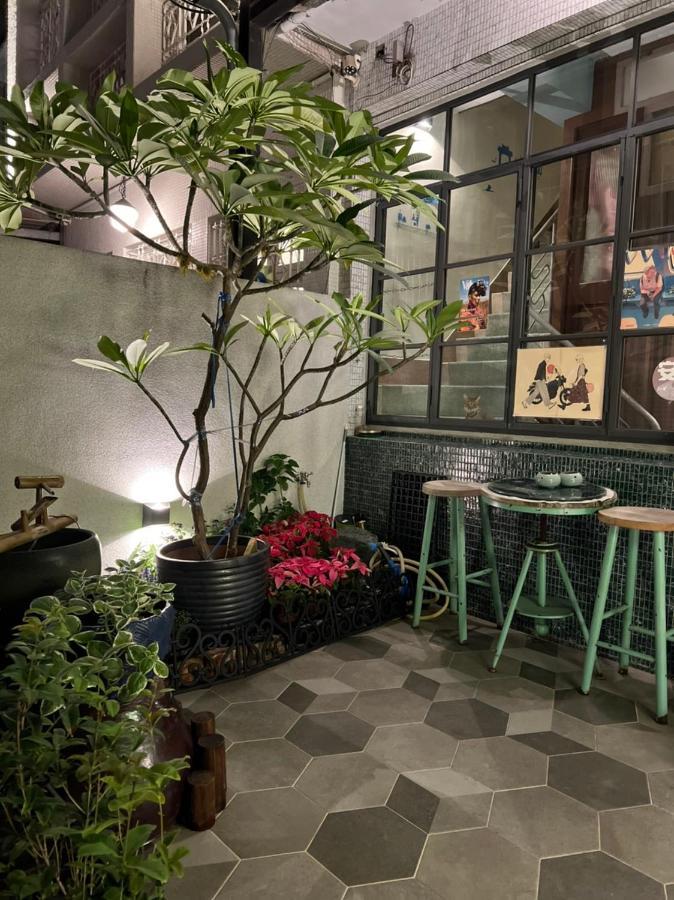 Local Backpacker Hostel Tainan Zewnętrze zdjęcie