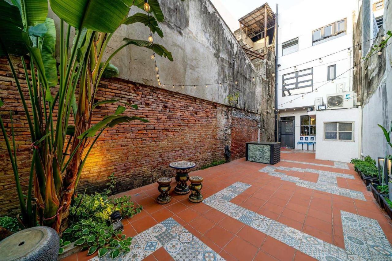 Local Backpacker Hostel Tainan Zewnętrze zdjęcie