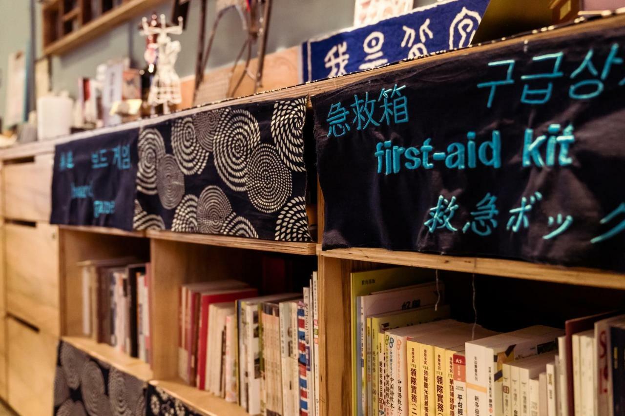 Local Backpacker Hostel Tainan Zewnętrze zdjęcie